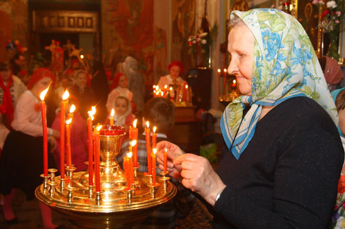 В пасхальных богослужениях, которые состоялись в православных и католических храмах Беларуси, участвовали более 477 тысяч человек