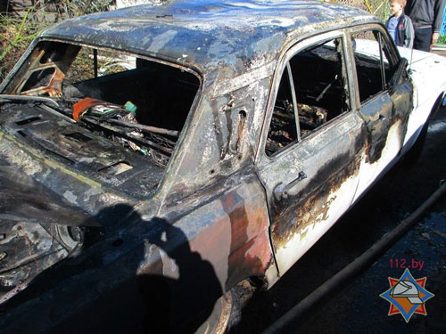 В Могилеве владелец ГАЗ-24 «Волга» получил ожоги при тушении автомобиля