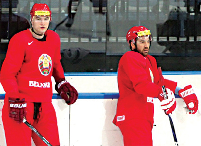 Oleg Yevenko and Alexey Kalyuzhny during training