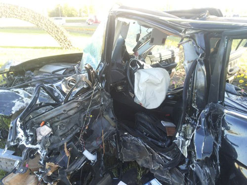 В Гродно BMW налетел на мачту освещения: водитель-бесправник погиб на месте