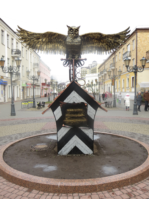 Брестскую «сову с бульдогом» уберут с пешеходной улицы