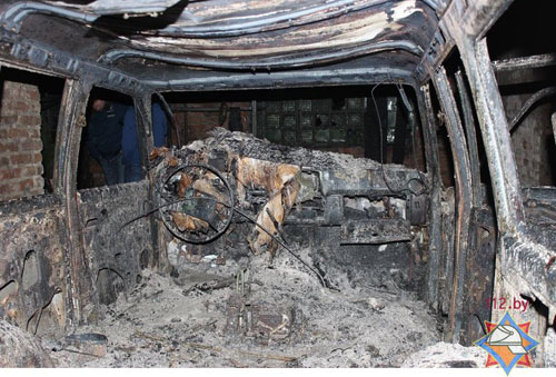В Жабинковском районе два автомобиля сгорели в гараже предприятия торговли