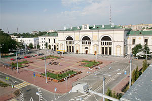 Анонимный звонок о минировании железнодорожного вокзала в Витебске поступил в дежурную часть вечером 27 марта, из здания вокзала было эвакуировано около 220 человек