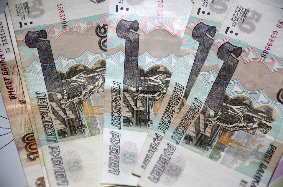 Белорусский рубль сдал к доллару и евро