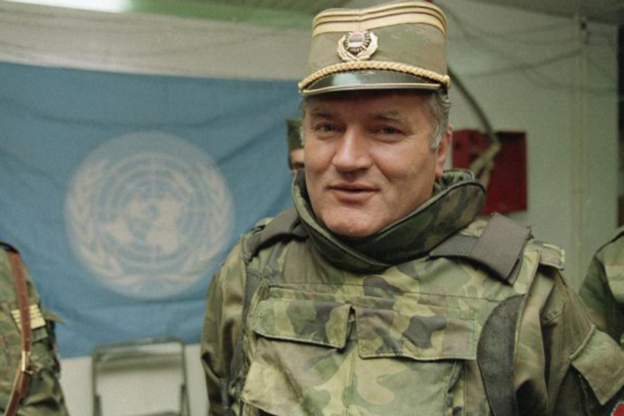Генерал Младич за геноцид против боснийцев осужден к пожизненному заключению