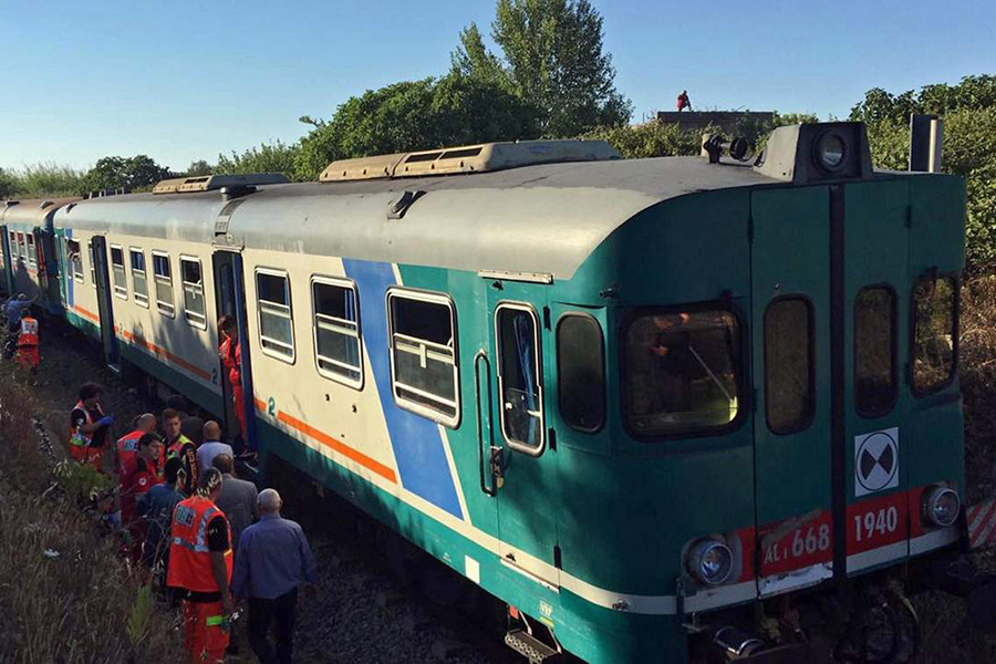 Два поезда столкнулись в Италии