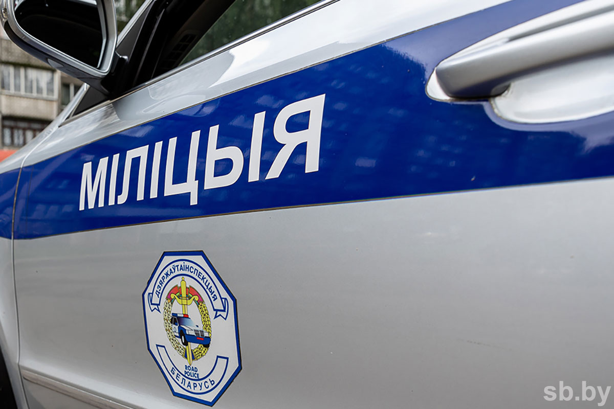 В Буда-Кошелевском районе опрокинулась легковушка, пострадала 12-летняя девочка