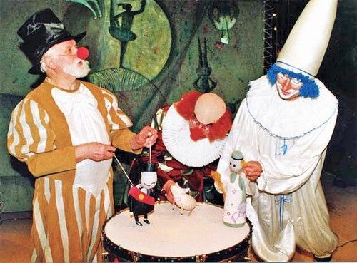 Не так давно в афише театра появился «Веселый цирк» —спектакль по пьесе Лелявского-старшего.