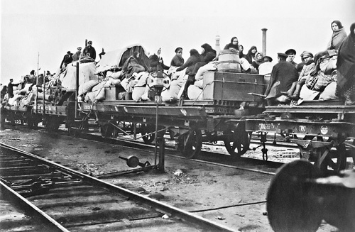Поезд беженцев. Фото 1914 — 1916 гг.