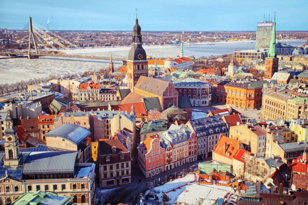 Латвия будет выдавать белорусам бесплатные визы на Рождество и Новый год