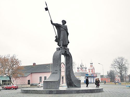 В конце прошлого века был возведен памятник основателю города Давиду Городенскому.
