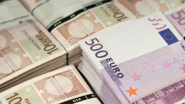 Доллар и евро установили новые рекорды