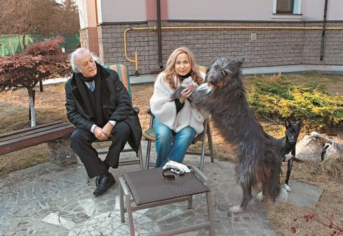 С любимой женой Ириной Резник помогает бездомным животным