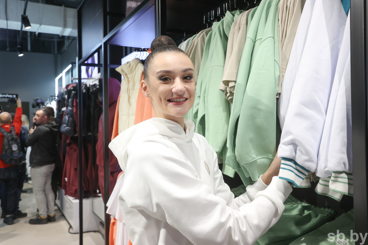 В Минске в ТЦ «Замок» открылся первый магазин национального бренда спортивной одежда IROS
