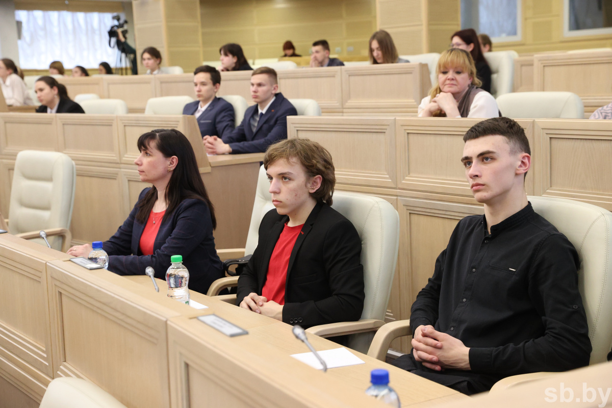 Кочанова встретилась со школьниками из Брестской области – участниками конкурса о малой родине
