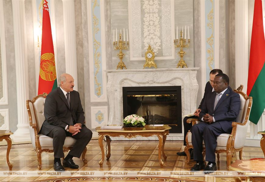 Лукашенко едет в Зимбабве. Правда ли, что Африка – это сплошная бедность и что там интересно Беларуси