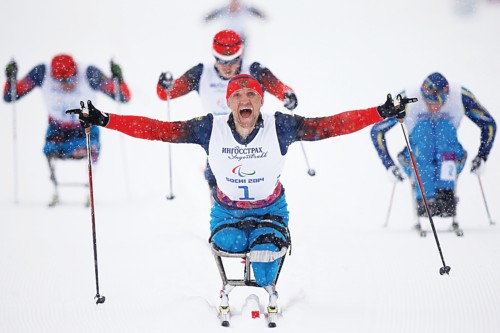 На Паралимпиаде-2014 в Сочи сенсационно выступили российские лыжники, завоевавшие  21 медаль. Один из героев – Роман Петушков