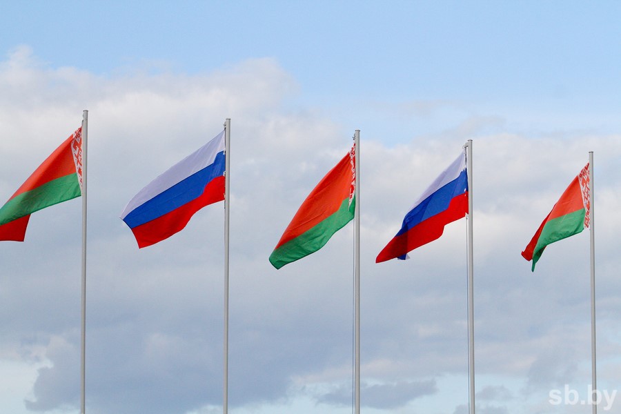 разное-флаги-беларусь-россия01-310512 (Copy).jpg