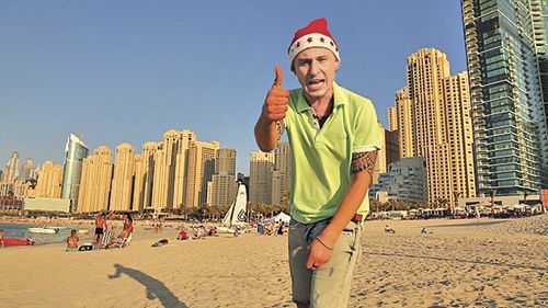 Шоумен Андрей Бонд променял новогодний Минск на жаркий Дубай