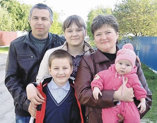 В семье МУЛЮКОВ трое детей: Анастасия, Максим и Варвара.