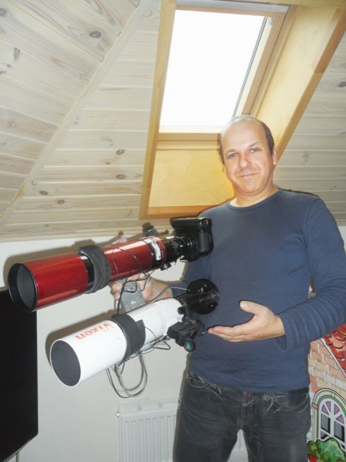Андрей ПРОКОПОВИЧ демонстрирует свои телескопы.
