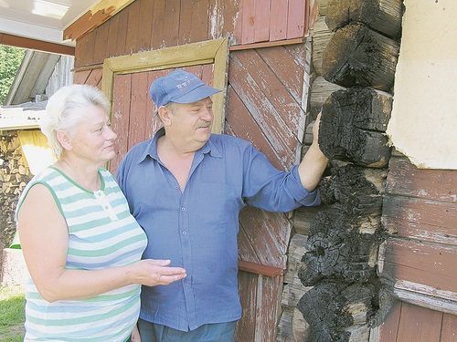 Супруги(дачники ШОЛОХО( ВЫ: пострадавший от пожара дом уже почти восстановили – благо, помогла страховка