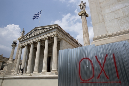 Итоги греческого референдума вызвали смятение у руководителей Евросоюза.
