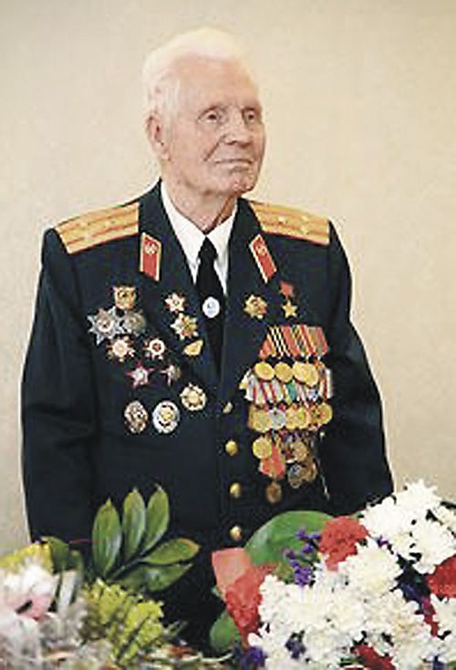 Герой Советского Союза Иван КУСТОВ