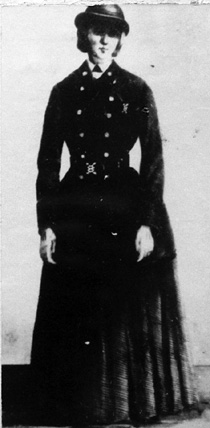 Форма одежды женщины- телеграфистки, 1869 год.