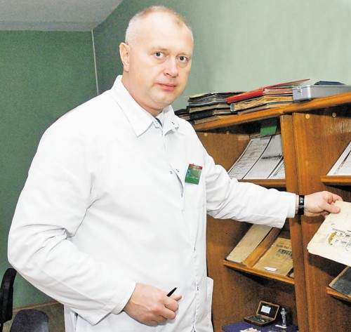 Главный врач Сергей ГАНКОВИЧ в музее больницы