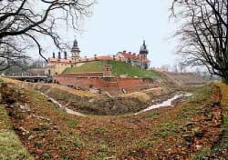 На тэрыторыі Нясвіжскага палацава-паркавага комплексу яшчэ ідзе рэканструкцыя