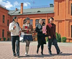 Гэтыя маладыя людзі з КНР у свой час былі выпускнікамі Беларускага дзяржаўнага універсітэта